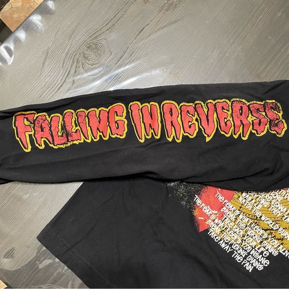 Falling in reverse long sleeve band Merch from 2023 tour - Picture 4 of 6